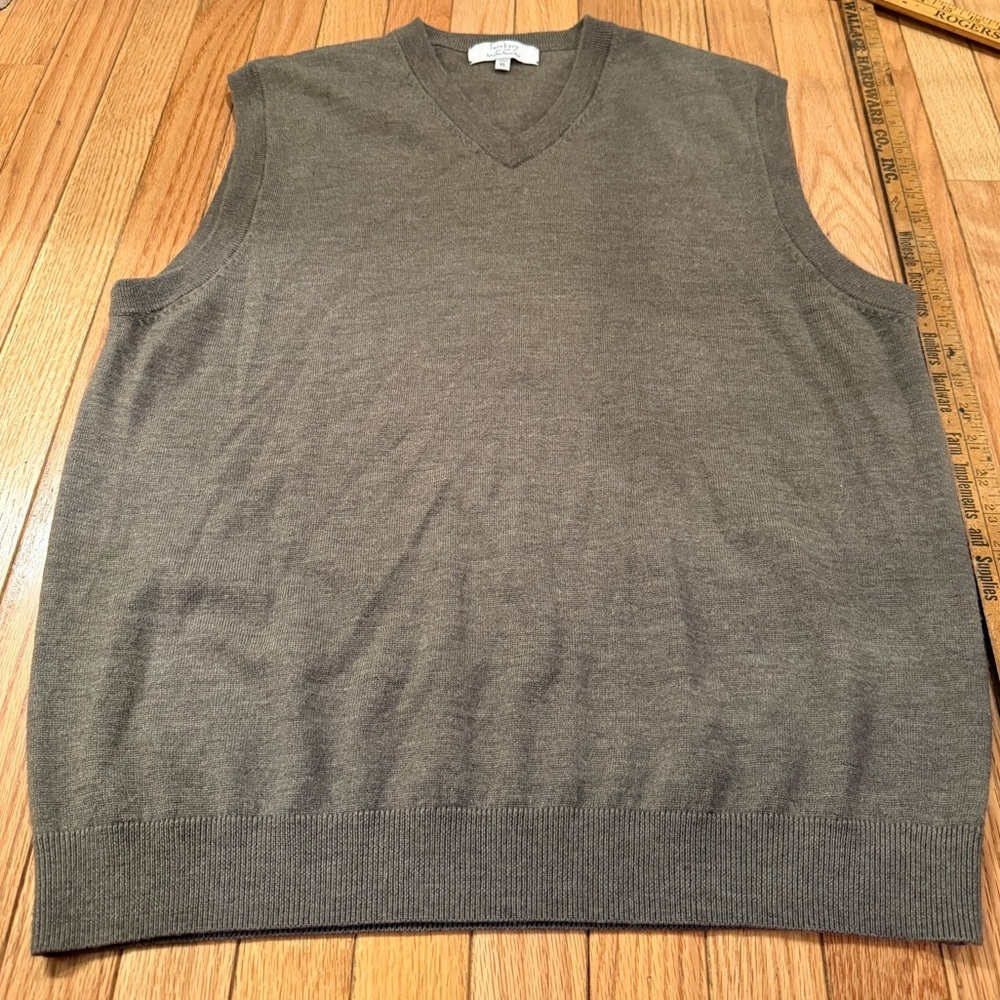 Men's Classic V-Neck Sweater Vest - Charcoal Merino Wool
